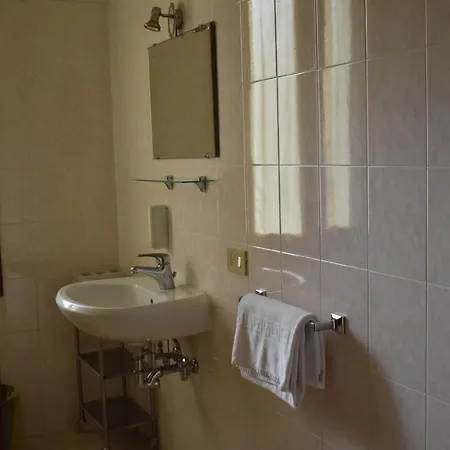 Nuova Belvedere Hotel *