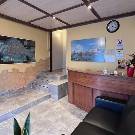 Nuova Belvedere Hotel *