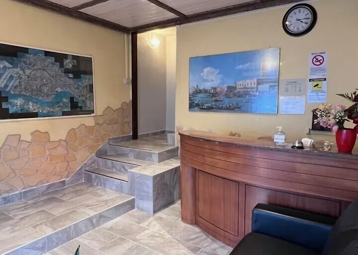 Nuova Belvedere Hotel *