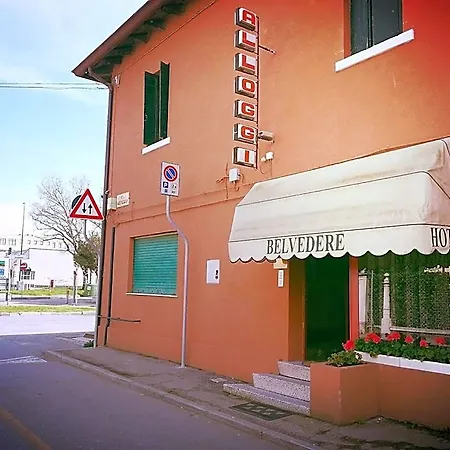 Nuova Belvedere Hotel *